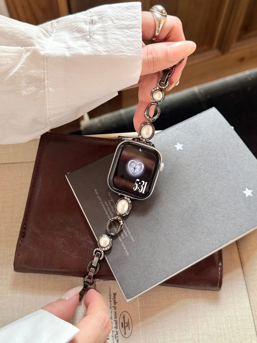 Elegant Pearl Metal Strap Bracelet Link