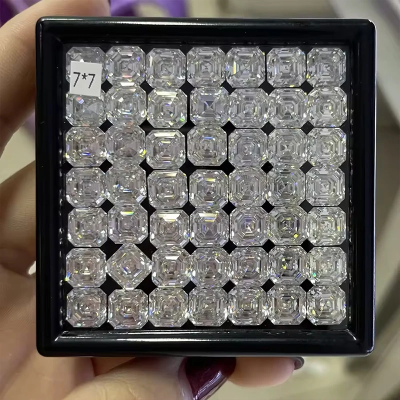 D Color Super White Moissanite Diamond Round / Oval / Pear / Radiant / Emerald / Heart / Princess / Cushion / Asscher With GRA 5