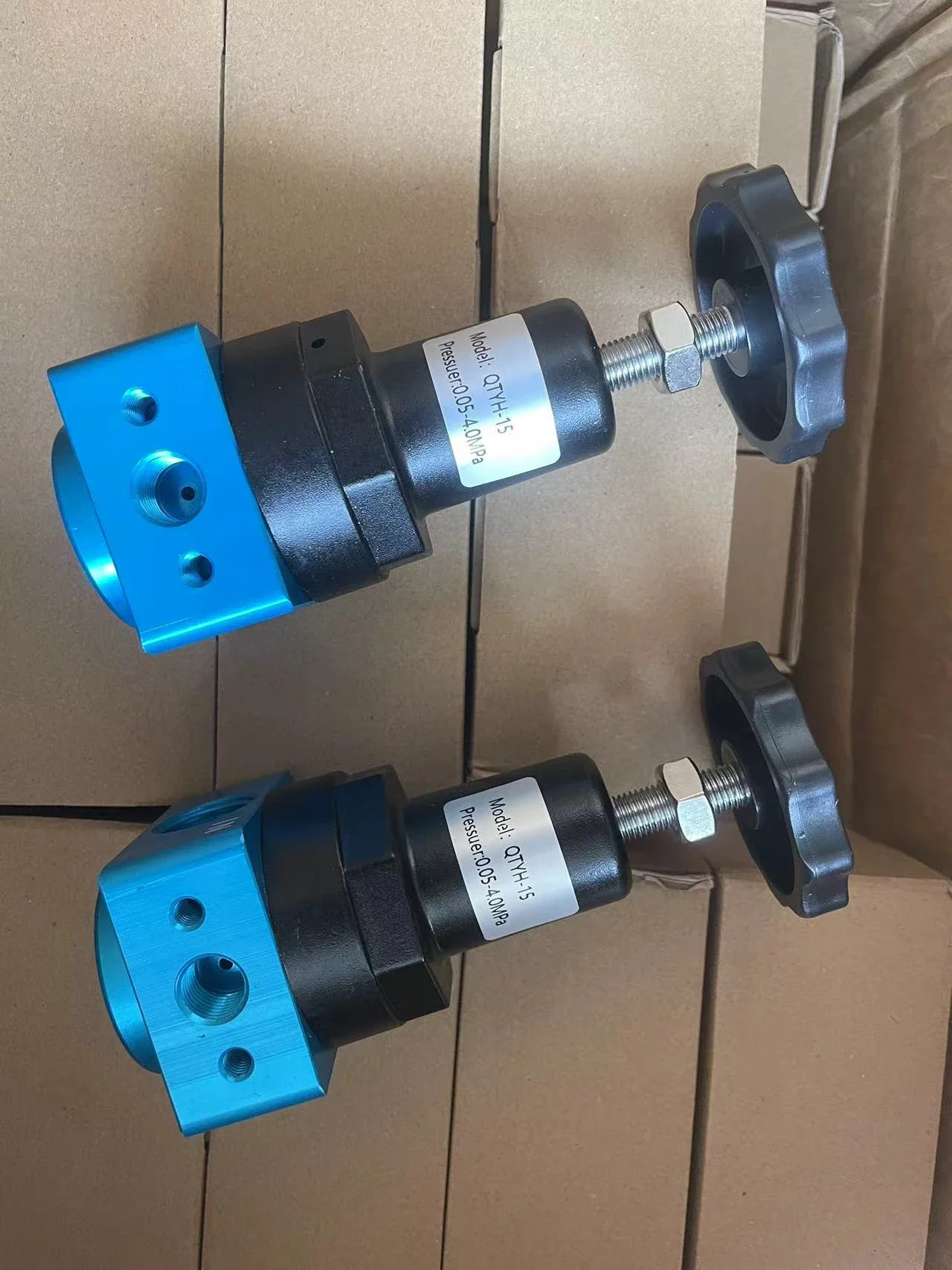 트럭 및 발전기용 24V LNG 공급 시스템, 압력 조절기 및 안전 밸브 포함