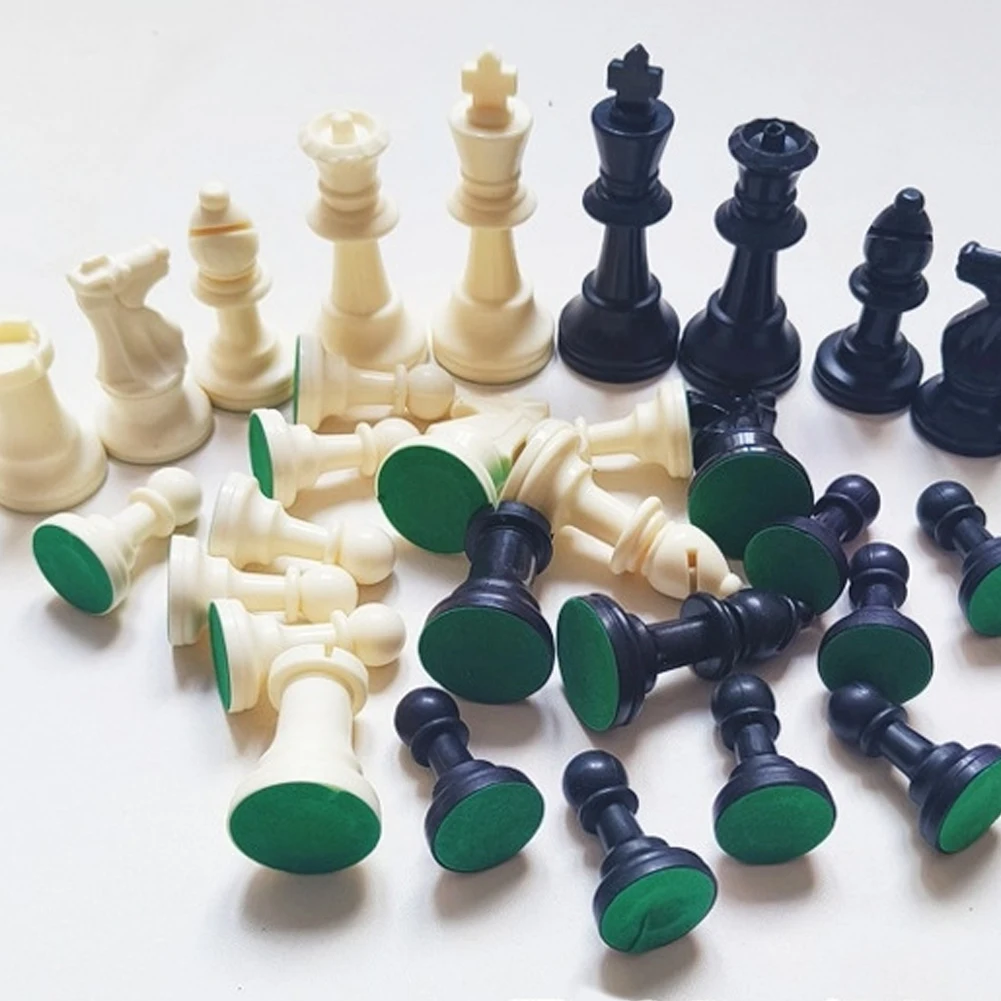 Medieval Resin Chess Pieces Set for International Competition