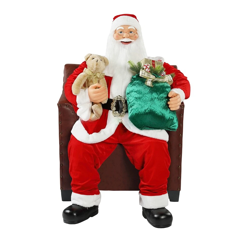 Rotes, animiertes Sofa, Weihnachtsbeleuchtung und Musik, dekoriert traditionelle Feiertagsstatuen