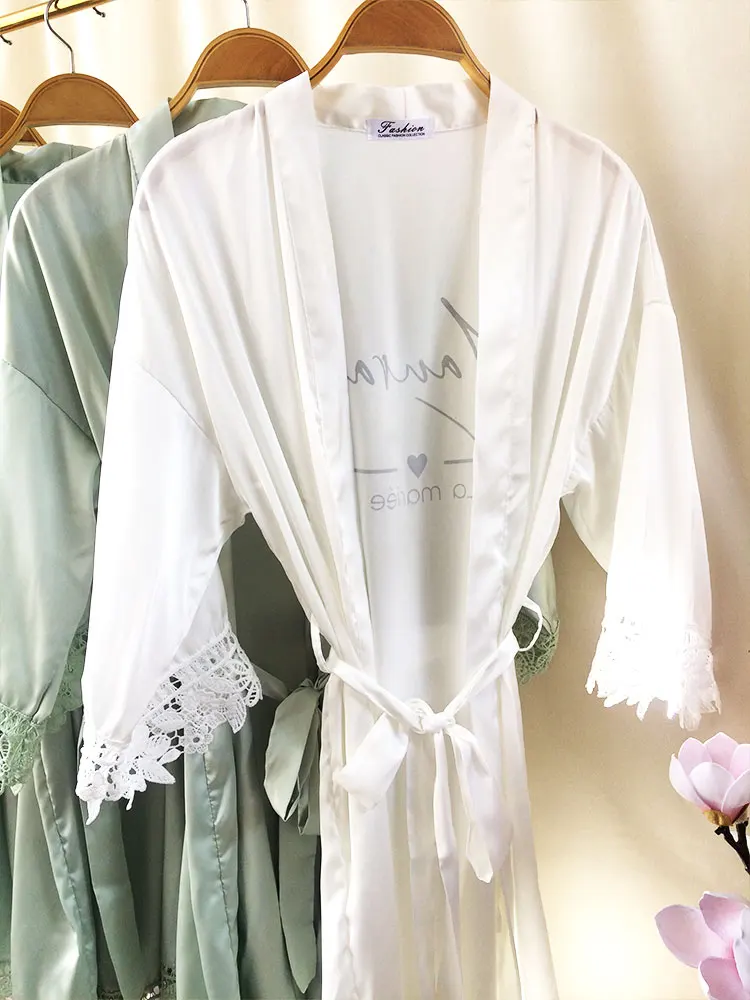 La Mariée White Kimono with Name Gowns for Bride Demoiselle D’Honneur Green Sage Kimono Custom Satin Robe Lace Robes for Wedding