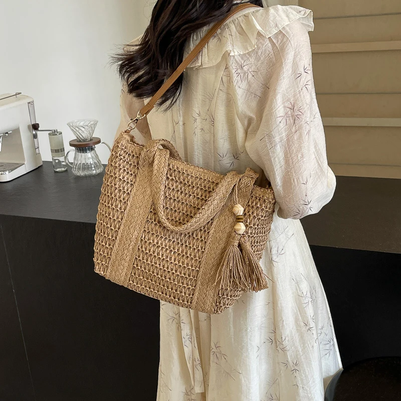 Straw Beach Bag Summer Woven Tote Bag with Tassels Large Shoulder Crossbody Bag for Women Purses and Handbags Raffia