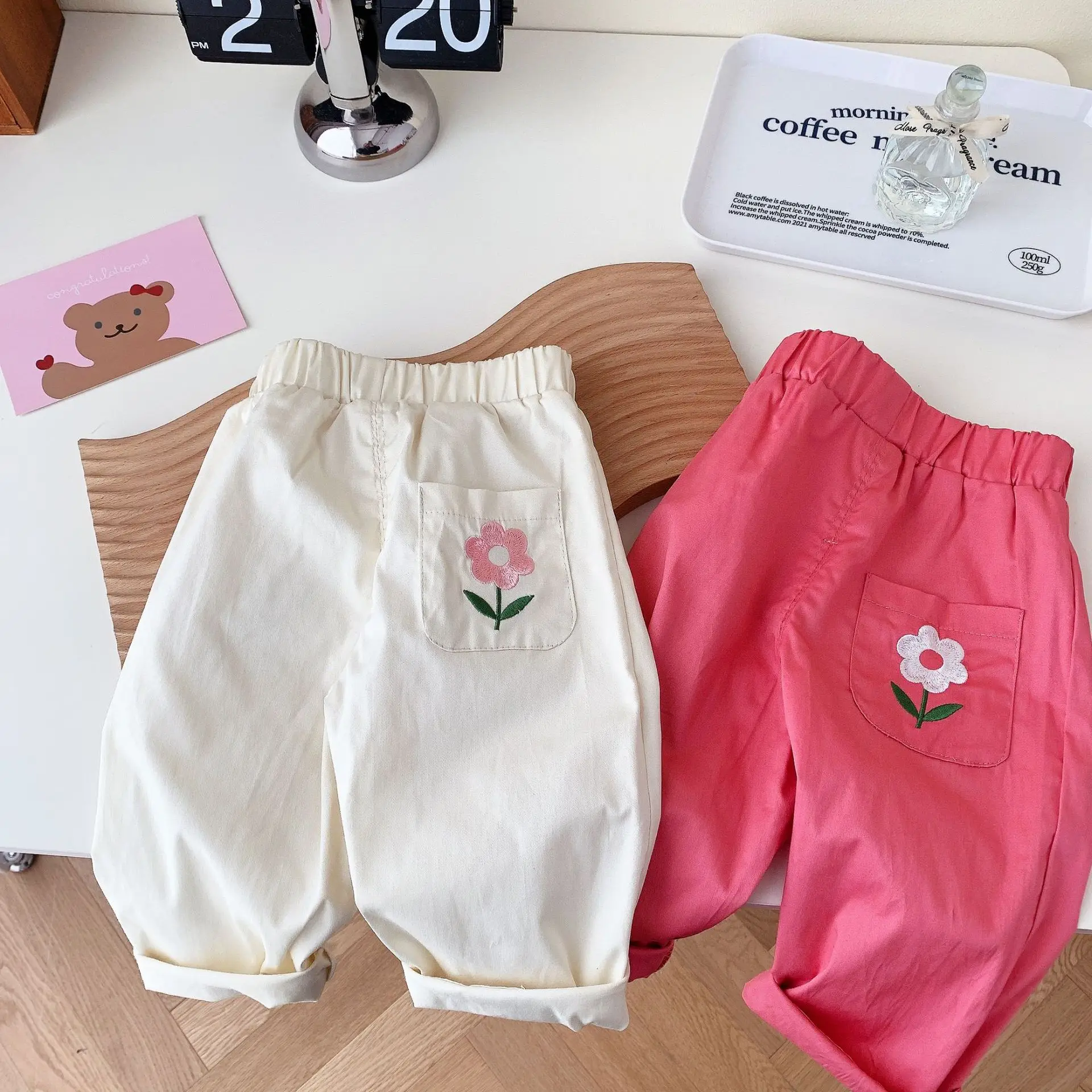 

Cute Baby Girls Flower Embroidery Pants Elastic Waist Loose Casual Harem Pants Korean Style 1-6Years Old Girl Trousers