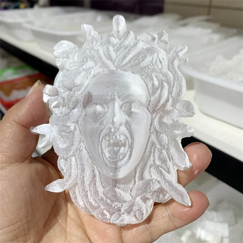 

Natural Crystal Hand Carved Selenite Medusa Head Sculpture Healing Gemstone Crafts For Wicca Halloween Decoration 1pcs