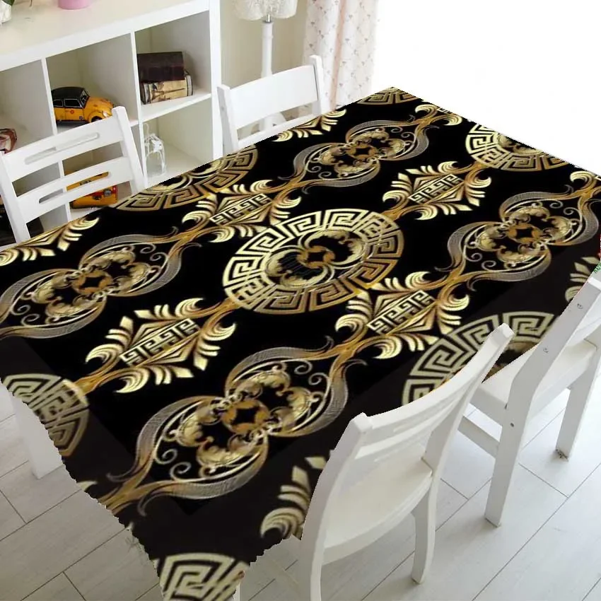 Nappe grecque noire et dorée à médaillons