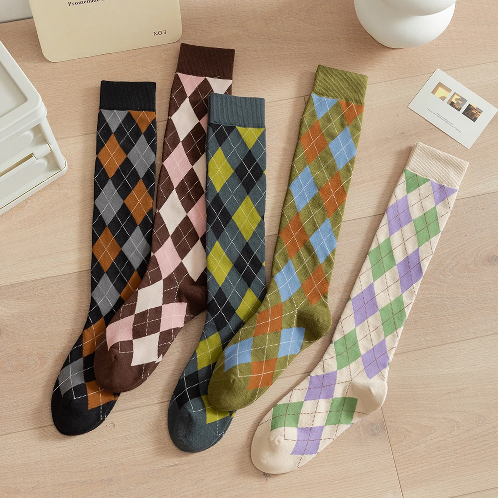 Description Picture 4 of itemAutumn/Winter Women's Knee And Calf Mid Length Socks Classic Scottish Checkered Slimming Leg College Style Pure Cotton Stockings