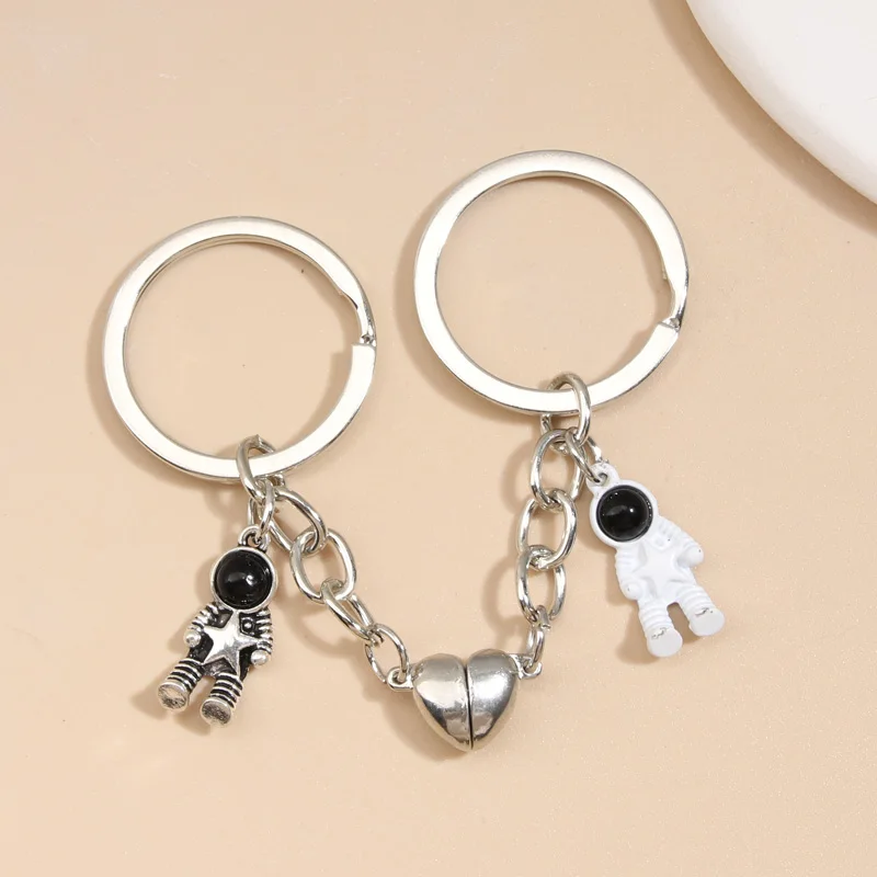 New Design Keychain Astronaut Star Magnetic Button Key Ring