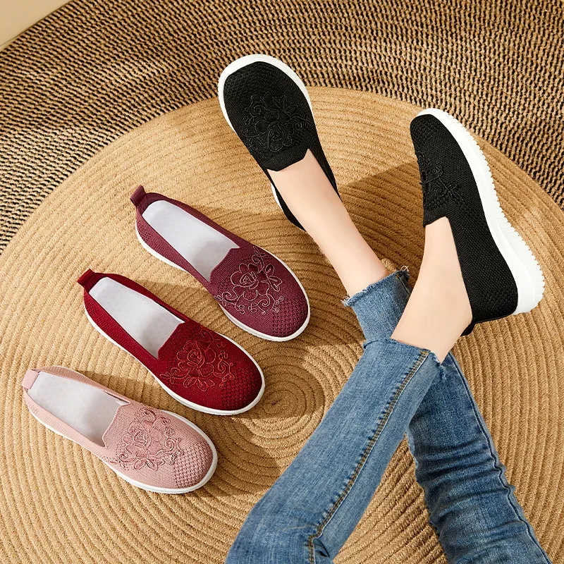 2025 New Floral Embroidered Flats Shoes Women Spring Summer Slip On Soft Sole Mother Shoes Woman Comfort Knitted Casual Shoes