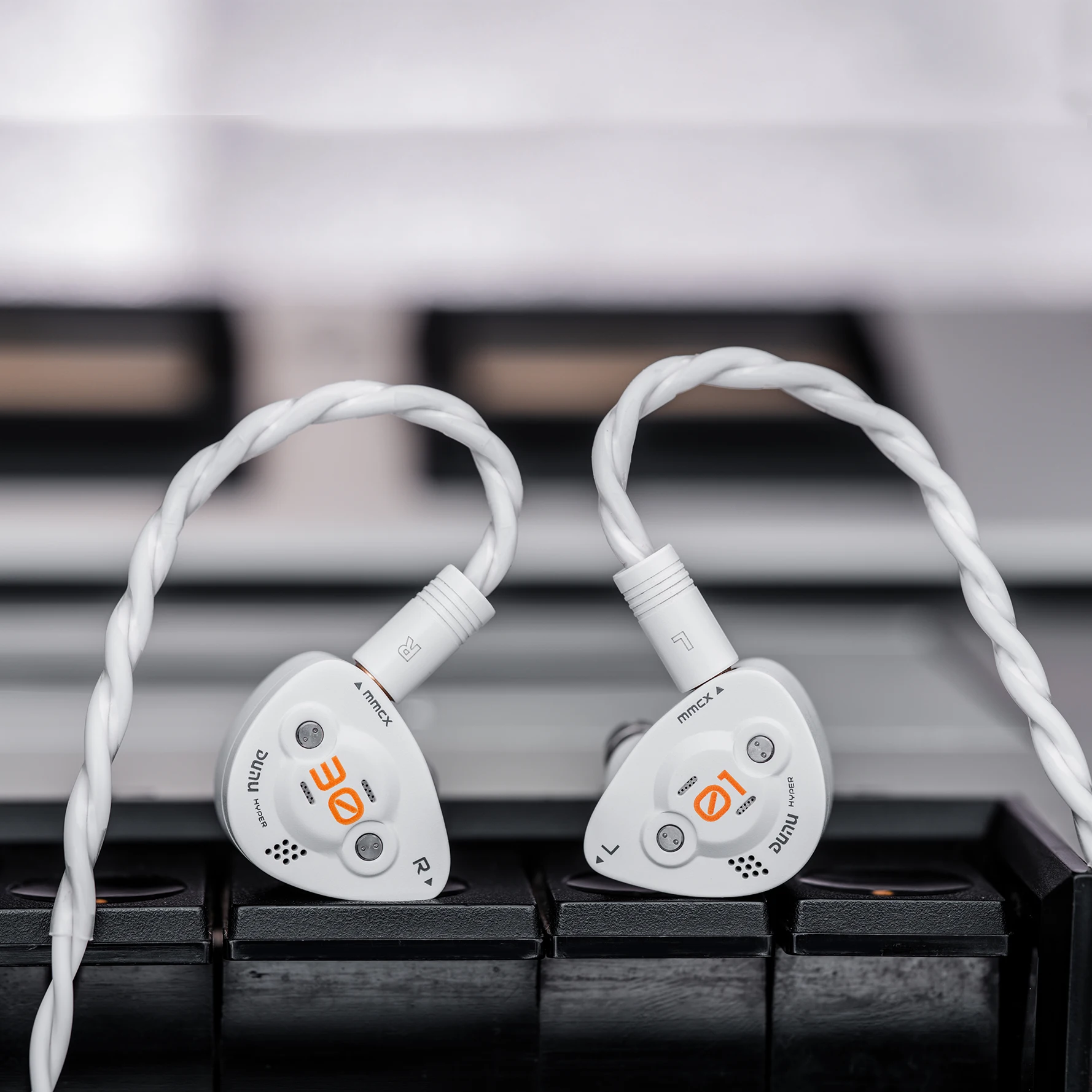 Dunu-tribridインイヤーイヤホン、9ドライバー、低周波ダイナミック