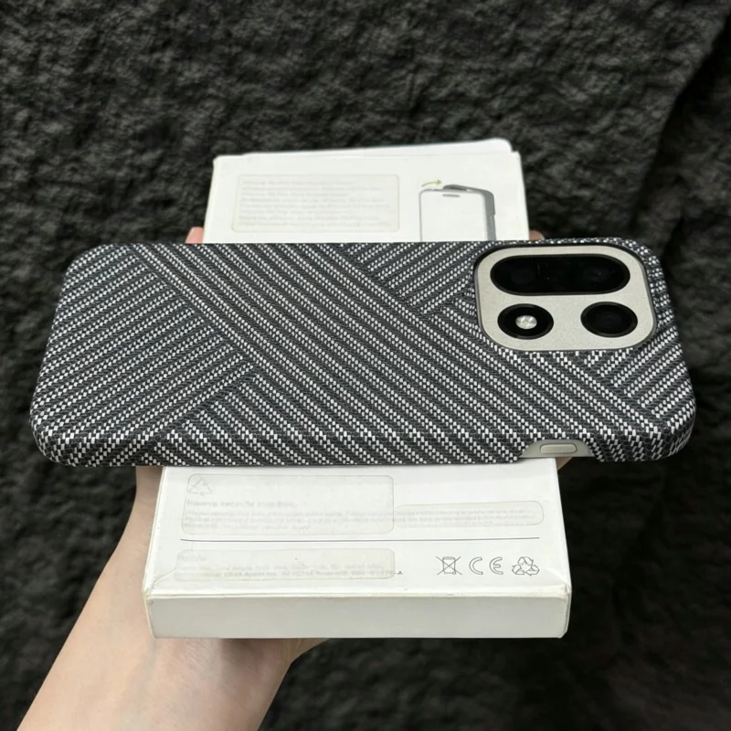 Retro Cooling Ultra Thin Carbon Fiber Pattern Frosted Frameless Business Case Cover