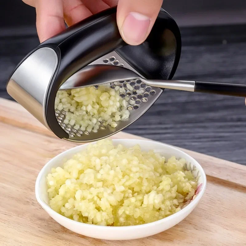 

1pcs Kitchen Gadgets Curve Fruit Vegetable Tools Stainless Steel Garlic Press Manual Garlic Mincer Chopping Garlic Tools