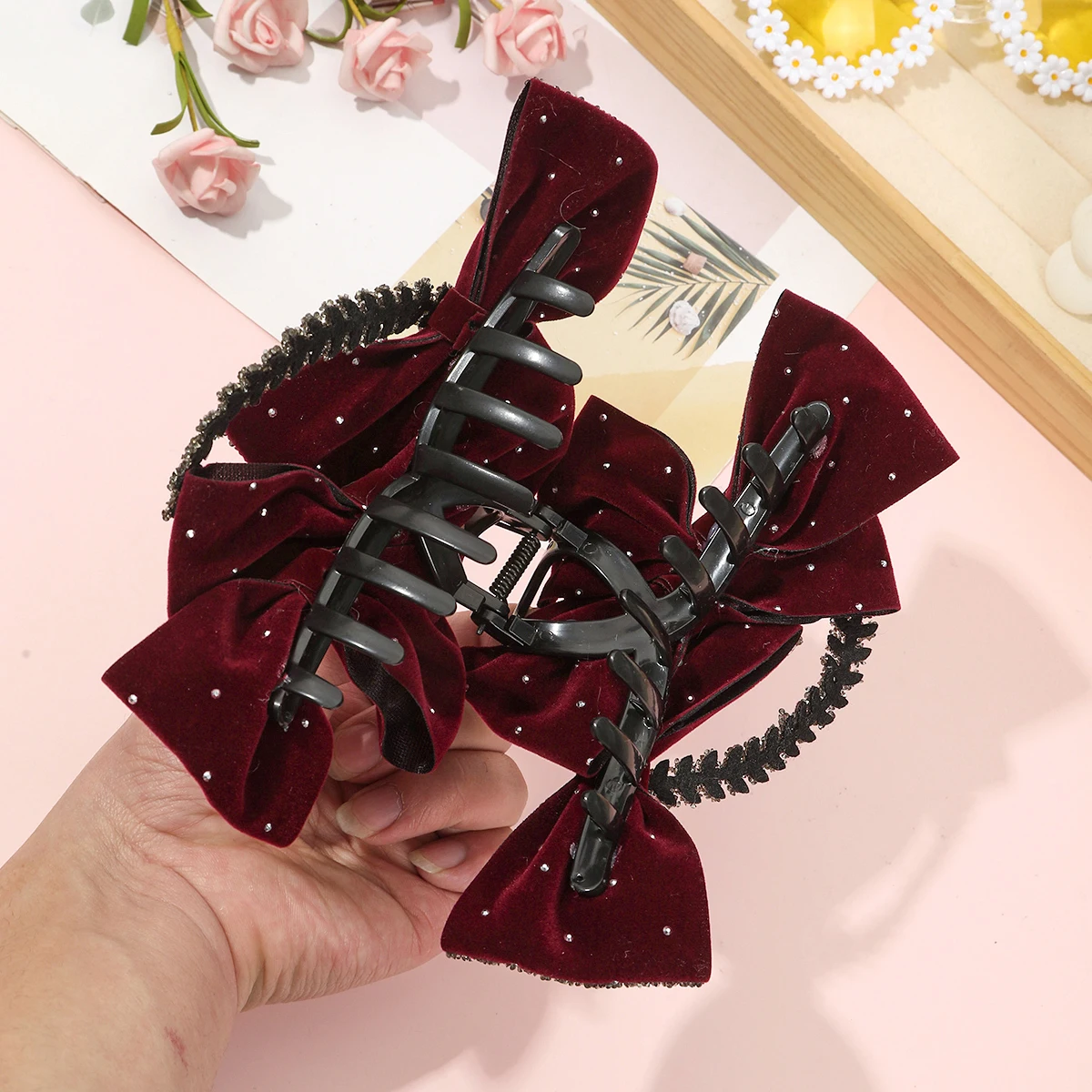 Fashion Velvet Bow Rhinestone Hair Claw Clip Female Elegant Hair Crab Hair Clip Headdress Ladies Jewelry Hair Accessory Gift