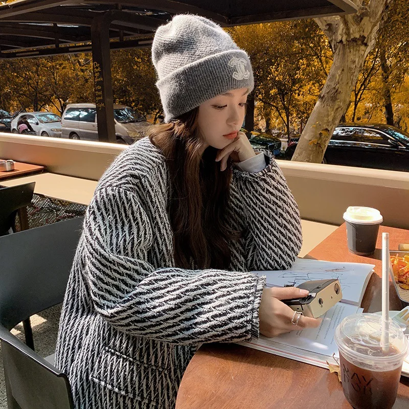 Woven Thousand Bird Grid Down Coat for Women's Autumn and Winter  New Light and Thin Westernized White Duck Down Coat Trend