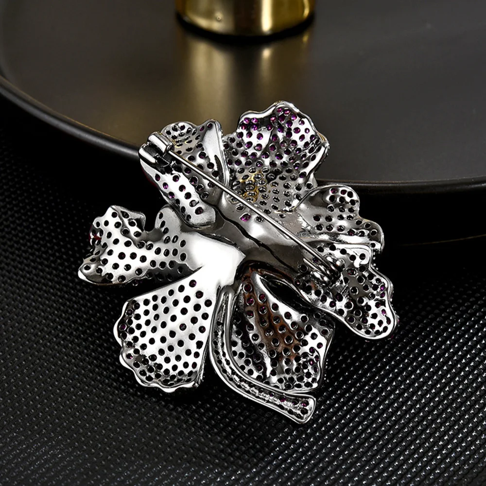 Luxurious Brooch for Women Crystal Zircon Purple Flower Brooches Badge Party Banquet Shiny Designer Pin Accessory Corsage Gifts