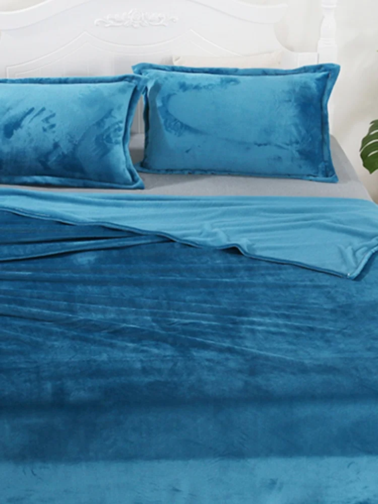 

Bedclothes are soft and can be used all year round. Blankets are comfortable and elastic