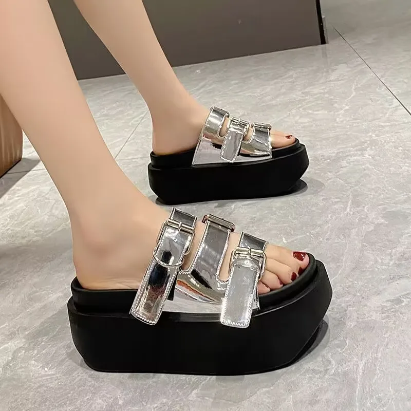 

Premium Metal Buckle Patent Leather Fashionable Muffin Bread Women's Sandals Slippers Thick Sole 8cm Raised Flip Flop Outside