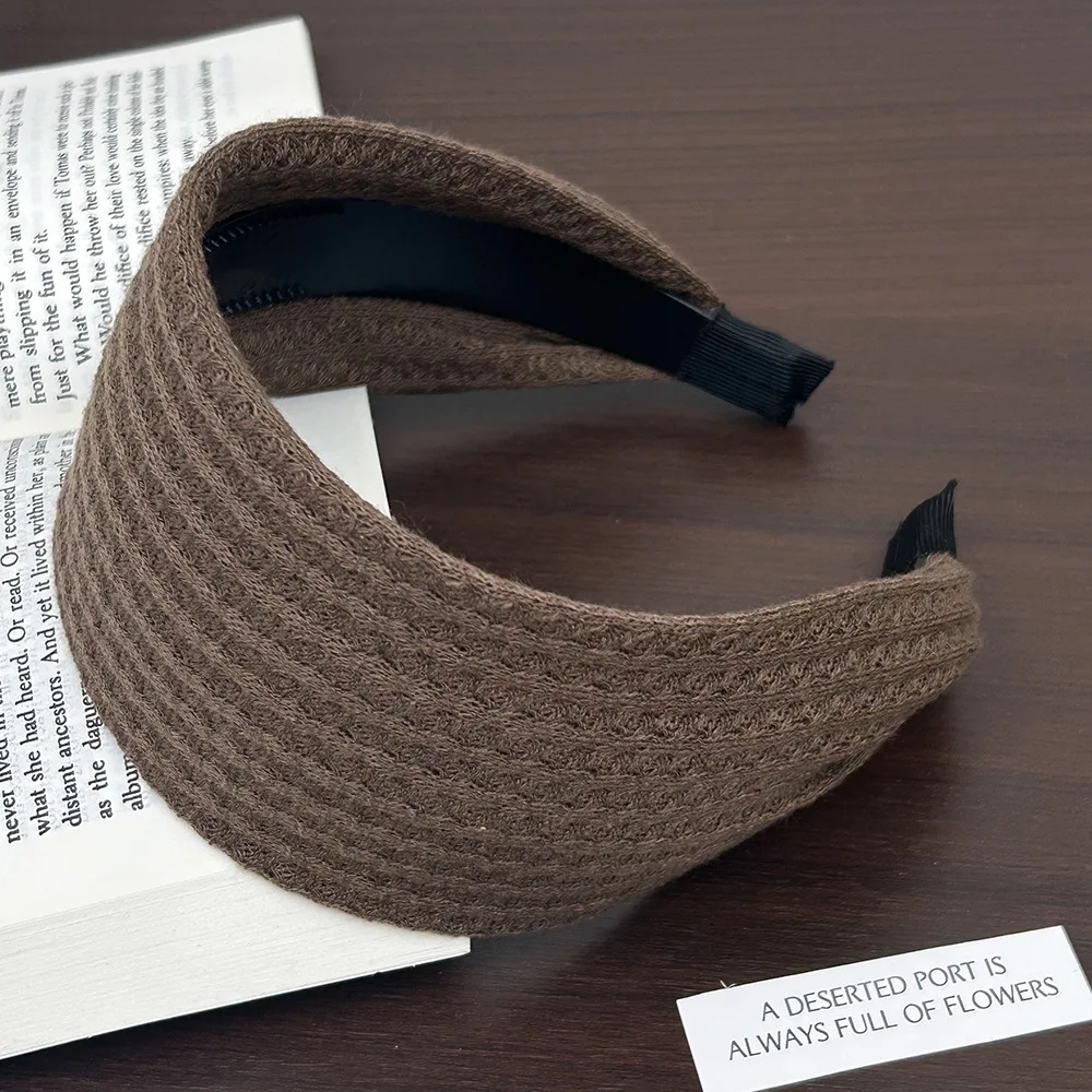 Leicht luxuriöses, gestricktes Stirnband mit breitem Rand und Zähnen, rutschfestes Haarband, modisches Haar-Accessoire für Damen – Detail 6