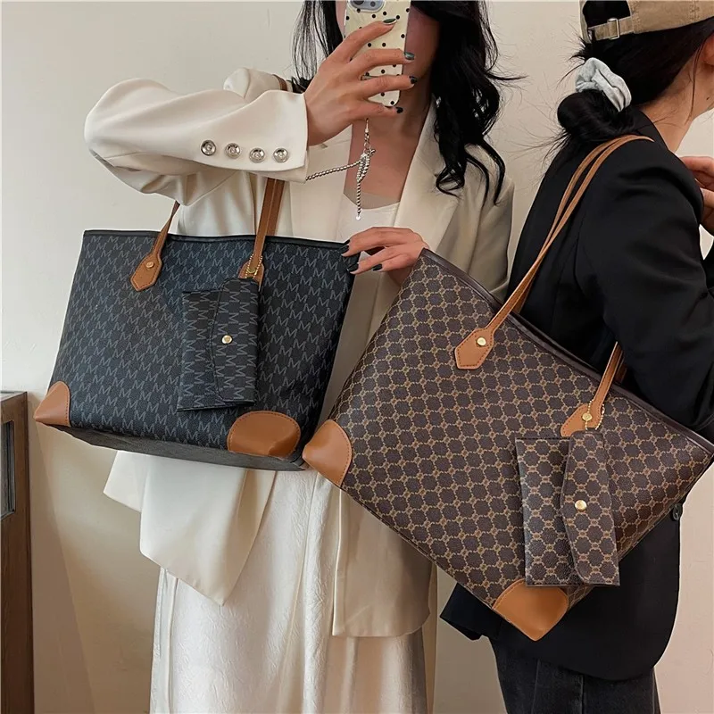 Large-capacity women's bag new retro versatile shoulder commuter