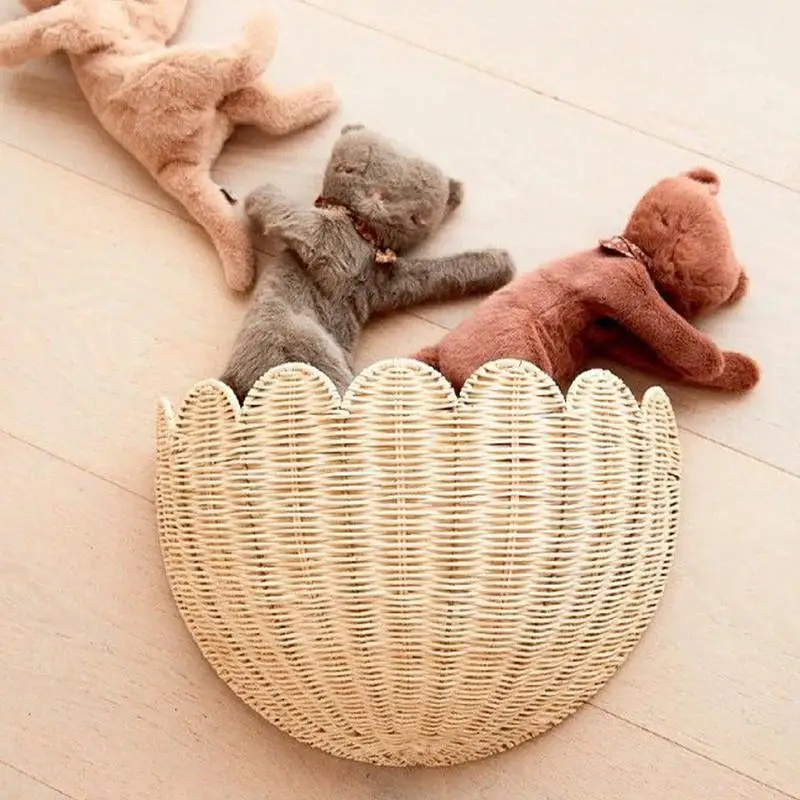 Woven Rattan Wall-Mounted Basket Wicker Hand-woven Wall Basket Scalloped Storage Organizer For Room Home Decor Storage Basket