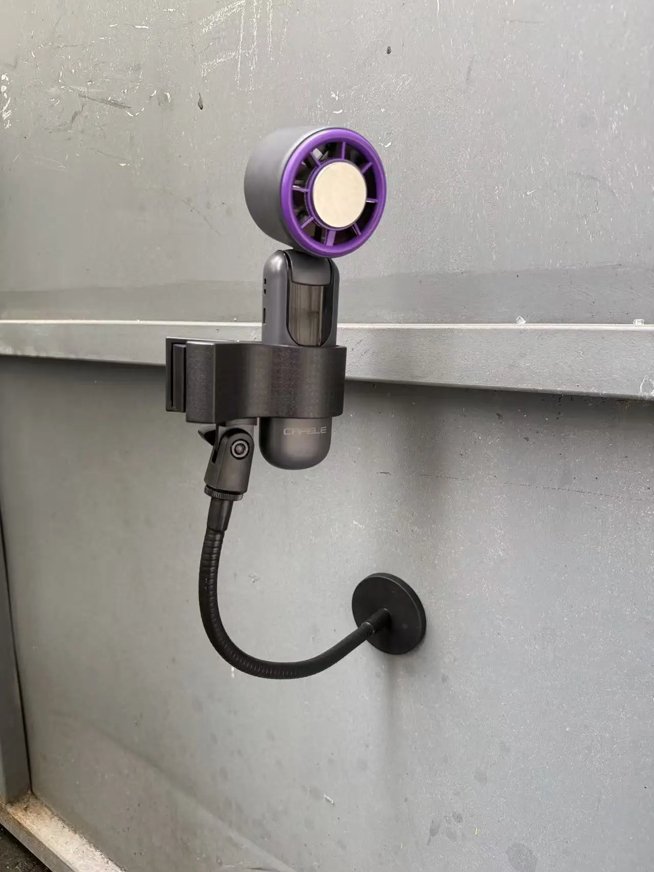 범용 자기 흡착식 마이크 고정 브래킷(확장 호스 포함) 360도 회전 팬 클립(안정적인 지지 제공)