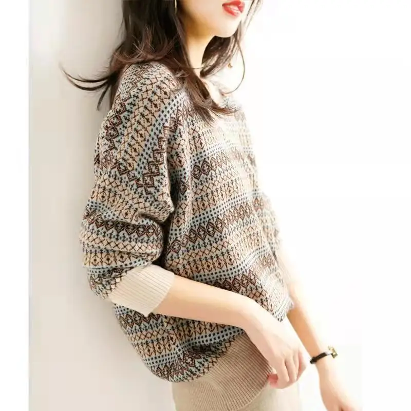 

Пуловер, свитер 2023, жаккардовый свитер, женский осенне-зимний вязаный свитер в Корейском стиле, свободная верхняя одежда, контрастный топ с напуском и V-образным вырезом