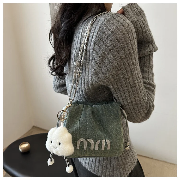 Neue Umhängetasche mit Kette für Damen, modische plissierte Mini-Beuteltasche, Canvas-Denim-Umhängetasche, Handtasche, Geldbörsen, Damen-Clutch-Tasche – Detail 28