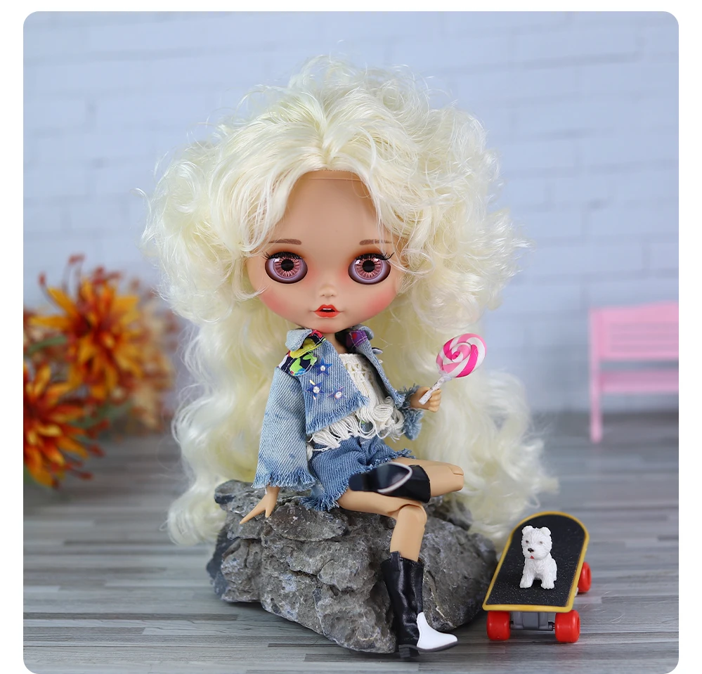 Ashley – Premium Custom Neo Blythe Doll with Blonde Hair, Tan Skin & Matte Smiling Face 14 Ashley – Premium Custom Neo Blythe Doll with Blonde Hair, Tan Skin & Matte Smiling Face 14