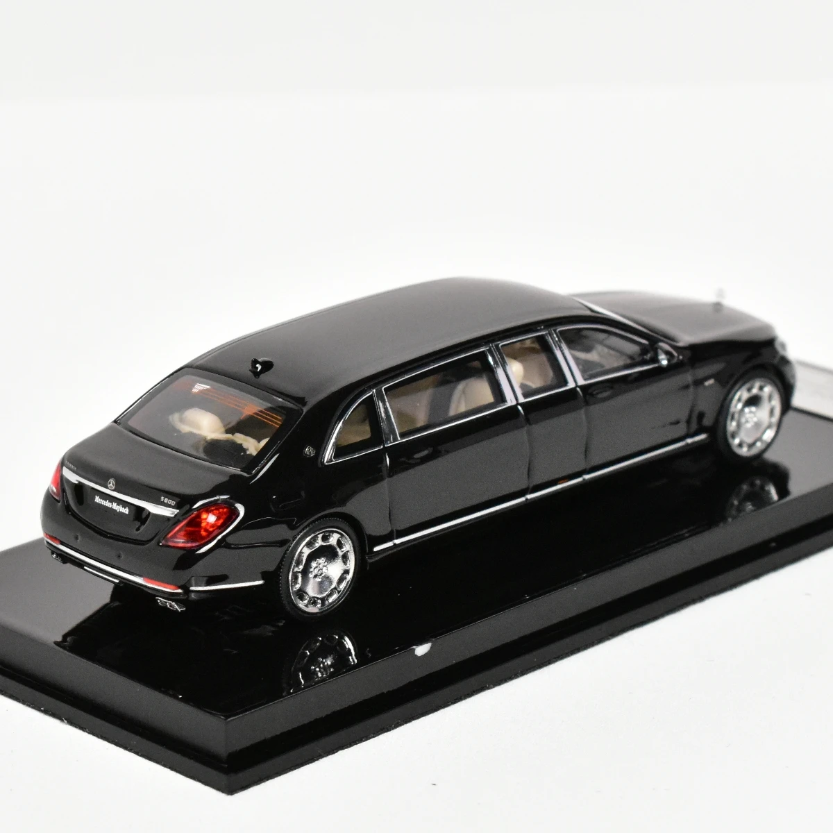 Stance Hunters SH 1:64 S600 Pullman Maybach Car Model