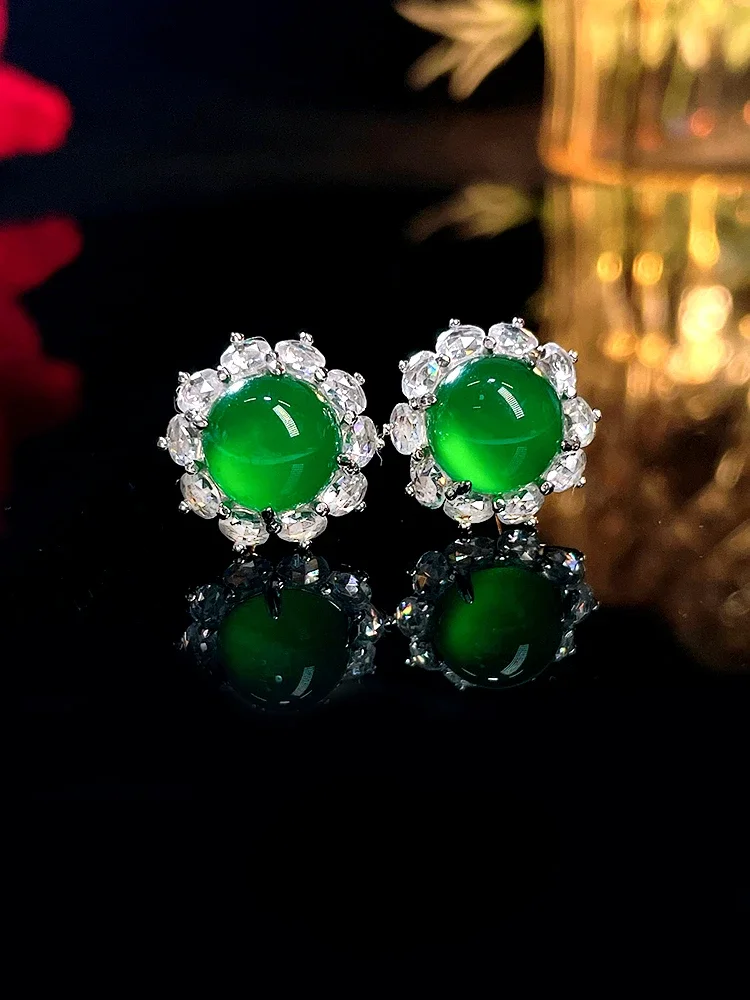 

The New 925 Silver Inlaid Retro Green Chalcedony Flower Earrings Are As Luxurious and Fashionable As Jade