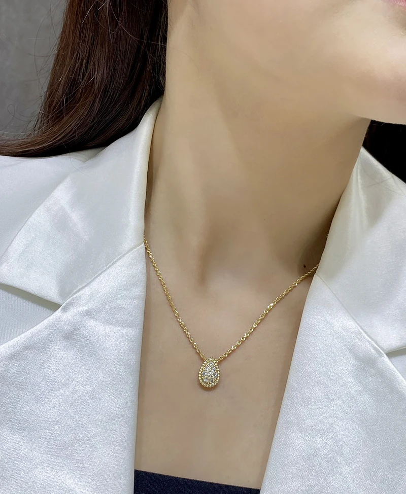 LUOWEND 18K Solid Yellow Gold Necklace Luxury Real Diamond Pendant Necklace Fashion Design Party Jewelry for Women and Girls