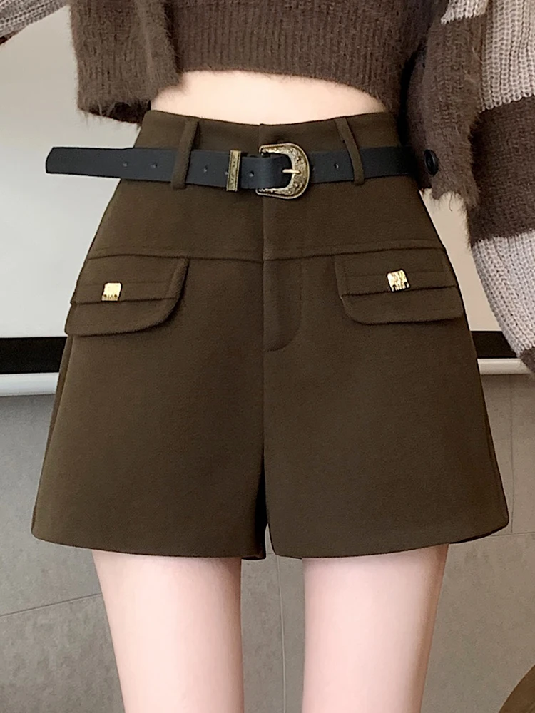 Рисунок 6 - Женские шерстяные деловые шорты