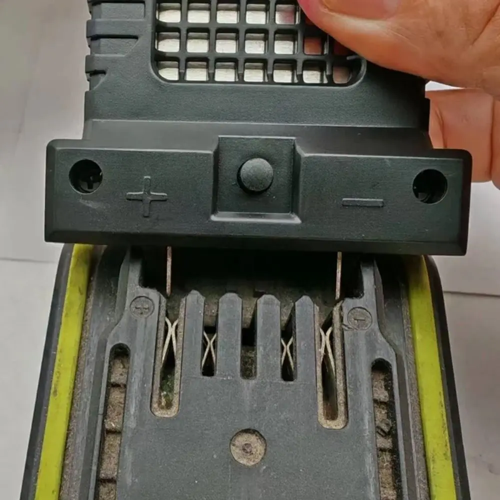 Adjustable LED Work Light for Outdoor Use with Lithium Battery