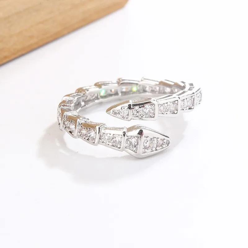 Vintage Shiny Inlaid Zircon Snake Ring for Women Classic Simple Punk Animal Ring Jewelry Accessories 3