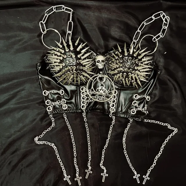 Spikey Skull Cropped Chain Top 6