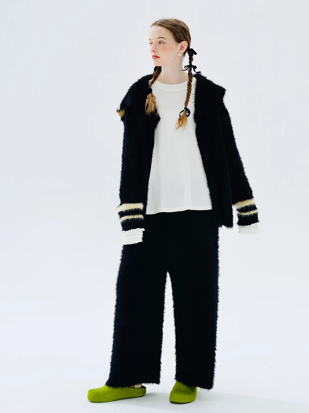 

IMAKOKONI Original Design Autumn and Winter Black Cardigan Long Sleeve Sweater Coat Women's 234352