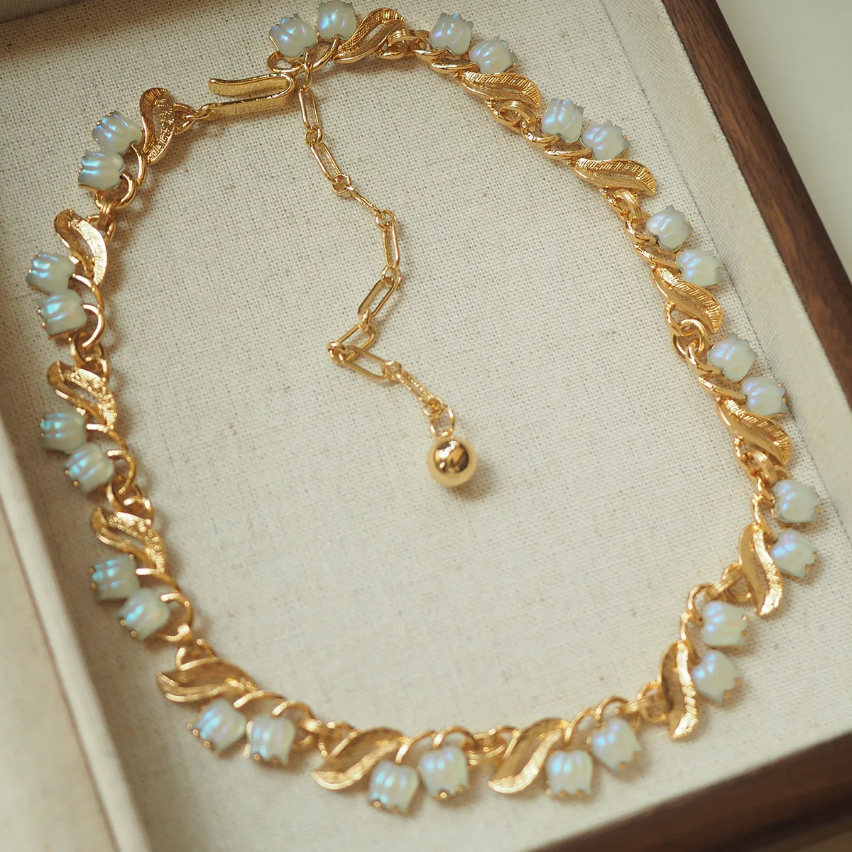 

European Style Medieval Vintage Ribbon Lily Of The Valley Three-dimensional Fashion Women's Necklace Jewelry
