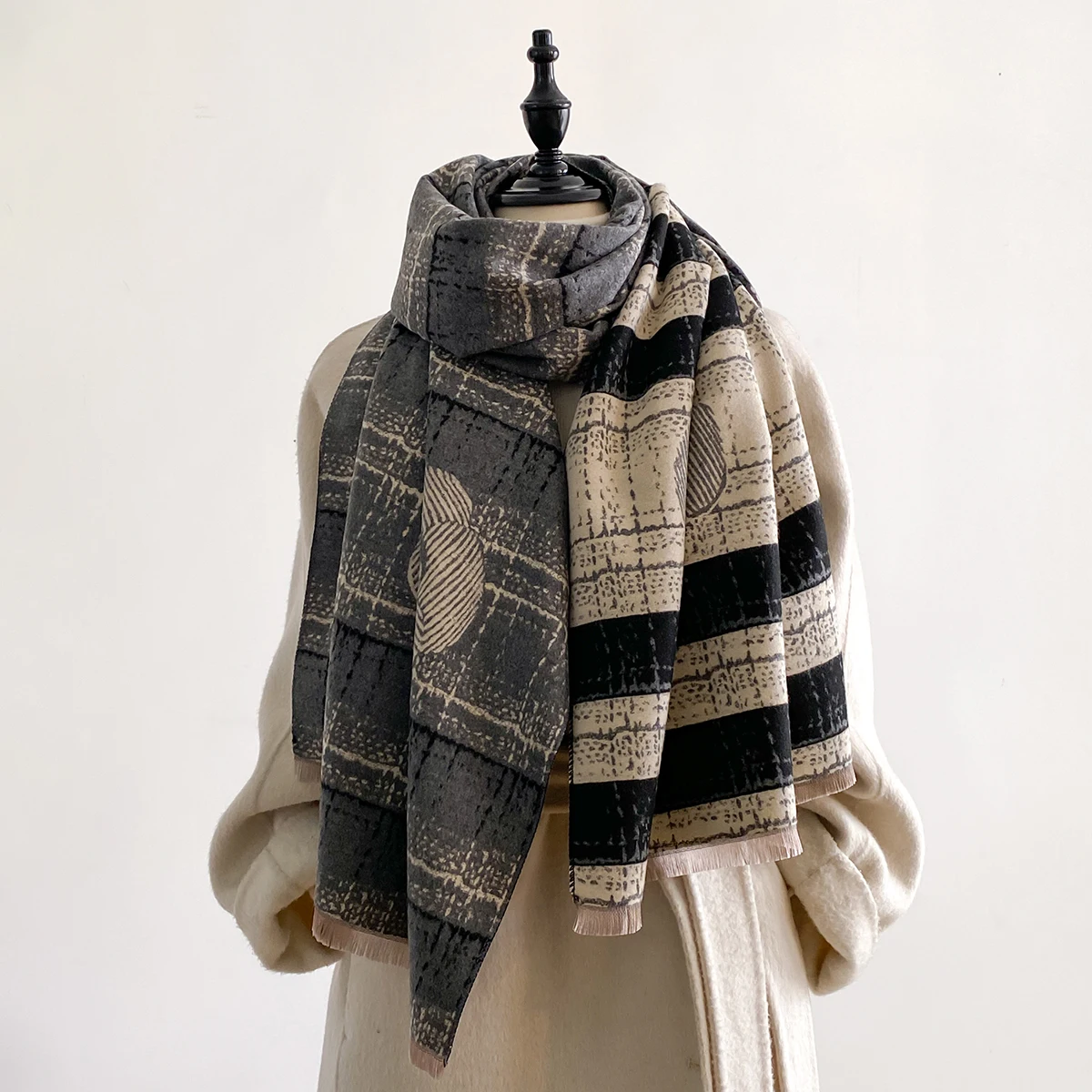 New Brand Elegance Two-Sided Print Scarf Soft Warm Fringe Pashmina Shawl Autumn and Winter Outdoor Coldproof Windproof Blanket