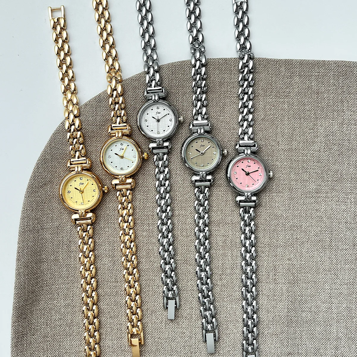 Women's Watch Retro Bracelet Watches Small and Exquisite Versatile Steel Belt Ladies Fashion Quartz Clock Wristwatches - 4