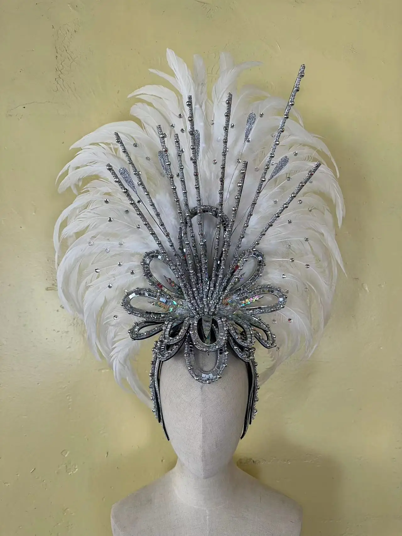 Coiffe À La Mode Et Exquise, Plumes De Samba, Chapeau De Bal Carnaval  D'halloween, Bar De Danse Latine, Spectacle De Mascarade - Accessoires -  AliExpress