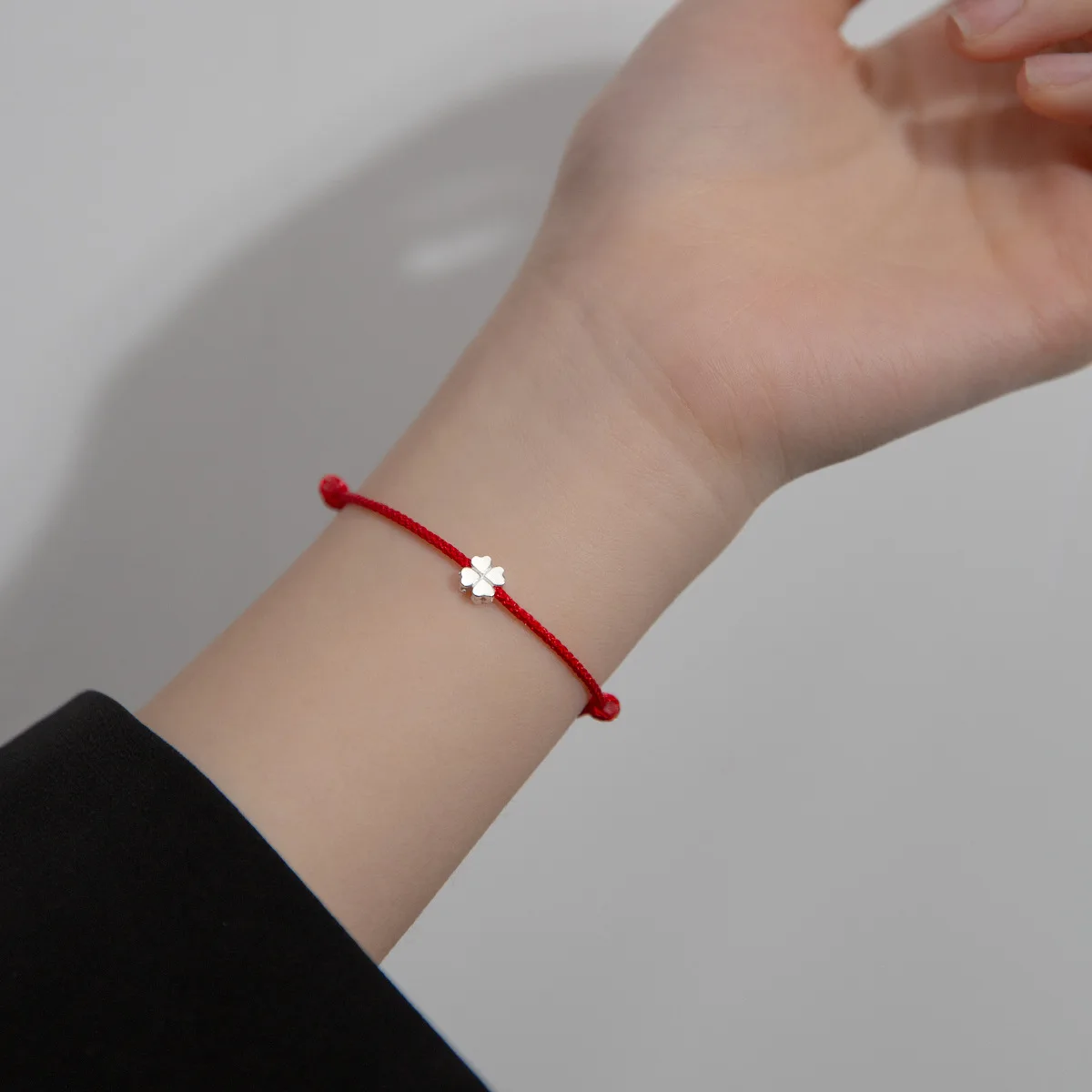 ●tow tow archive● Clover symbol bracelet vintage red TBH12 INZATT Classic S925 Sterling Silver Flowers Red Rope Clover
