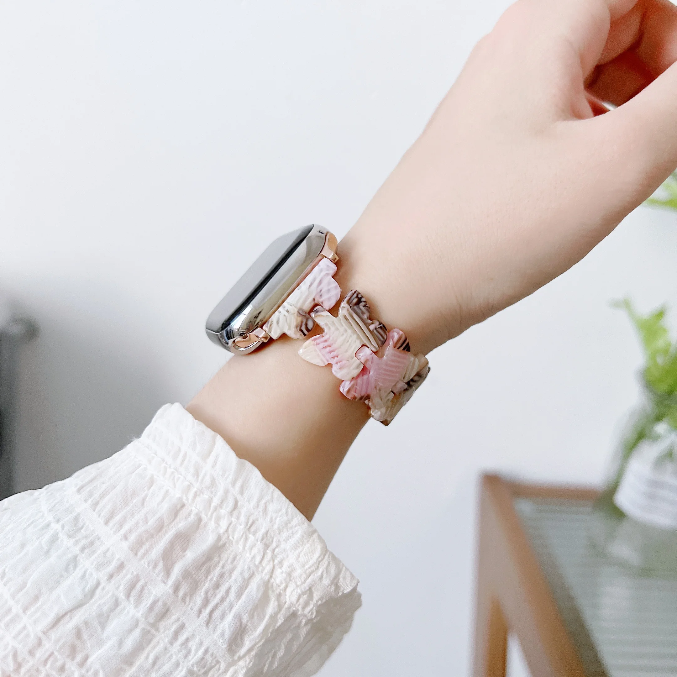 Resin strap For Apple watch 7 45mm 41mm 6 5 4 SE 44mm 40mm Butterfly Shape Women's Bracelet Wristband For iwatch 3 2 42mm 38mm
