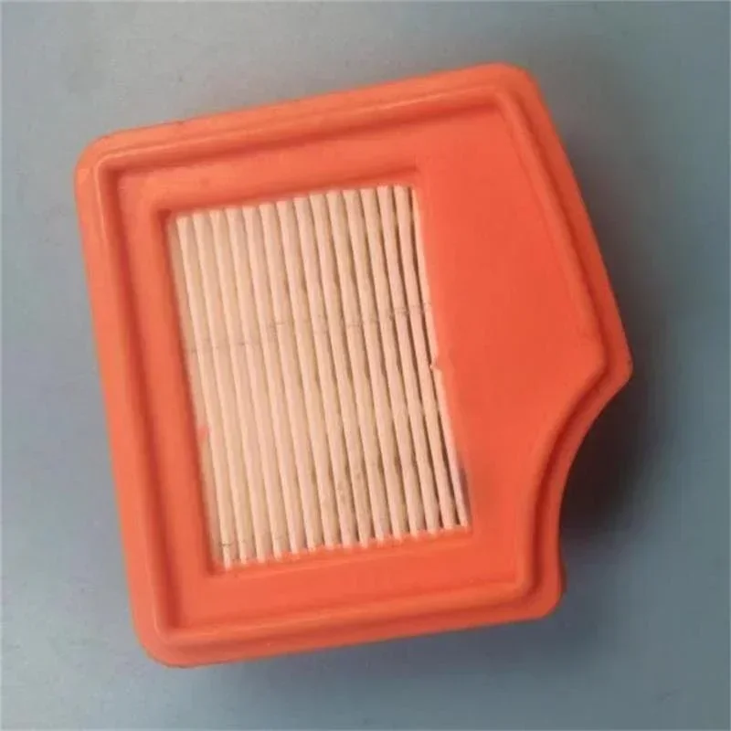 Kit demi-masque avec filtres et cartouches pour protection respiratoire professionnelle, porté par un utilisateur.