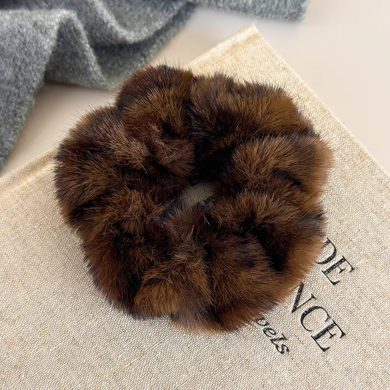 Herbst/Winter-Plüsch-Haargummi mit Leopardenmuster für Damen, elegantes und raffiniertes Haar-Accessoire für Pferdeschwänze – Detail 9