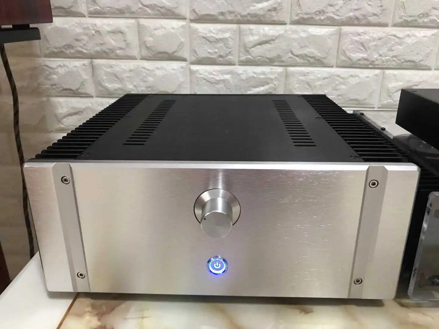 

28W*2 Musical Fidelity Class A power amplifier combine machine Harmonic distortion: 0.02% (20Hz - 20KHz)