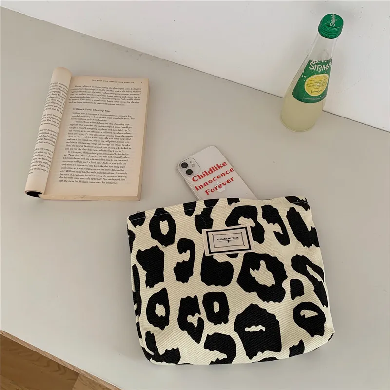 Women Cosmetic Bag Leopard Print Retro Flower Small Clutch Purse Travel Handbags Pencil Storage