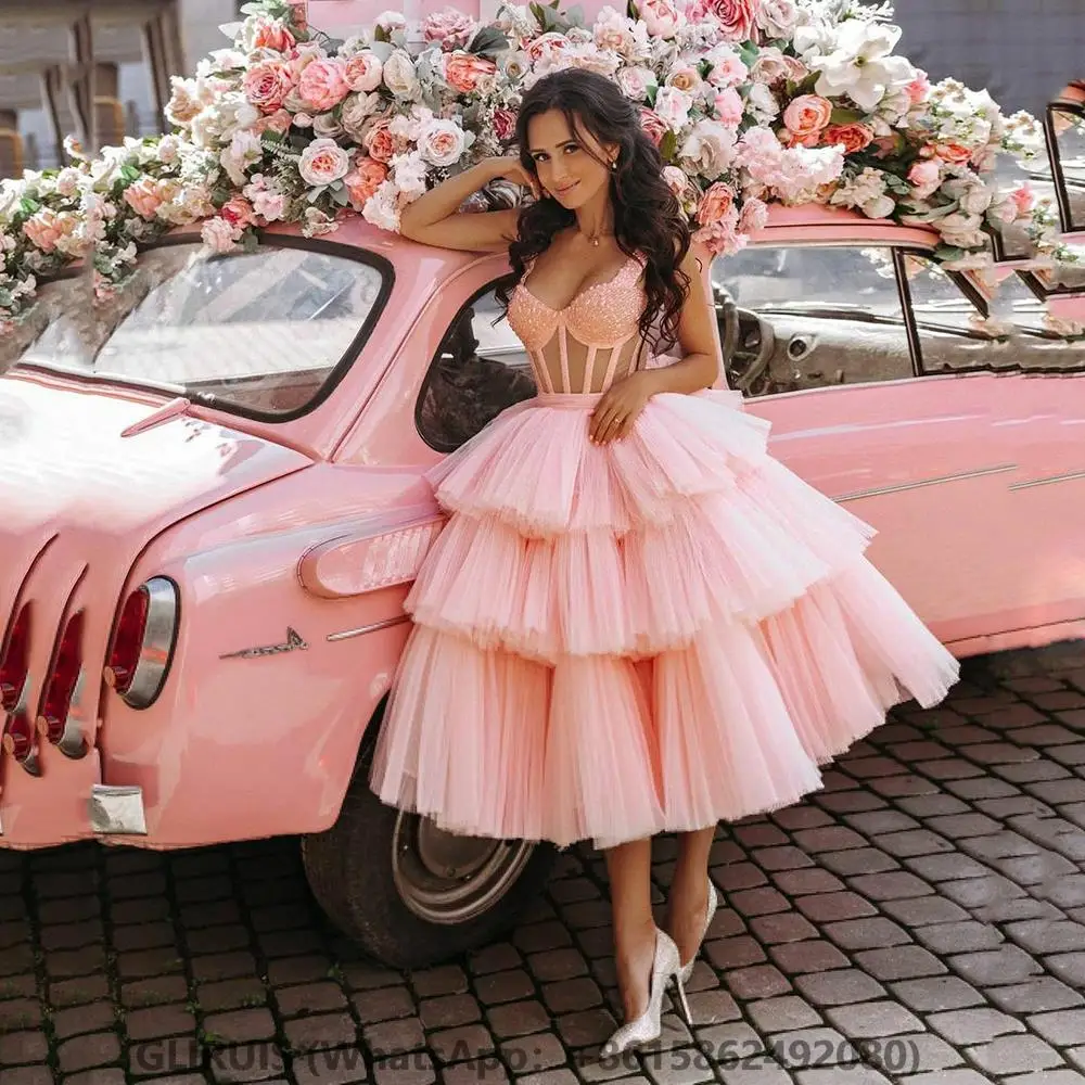 

Pink Short Prom Dress Hot Sale A-Line Beading Tiered Evening Dress Robe de bal Sexy Illustion Homecoming Dress