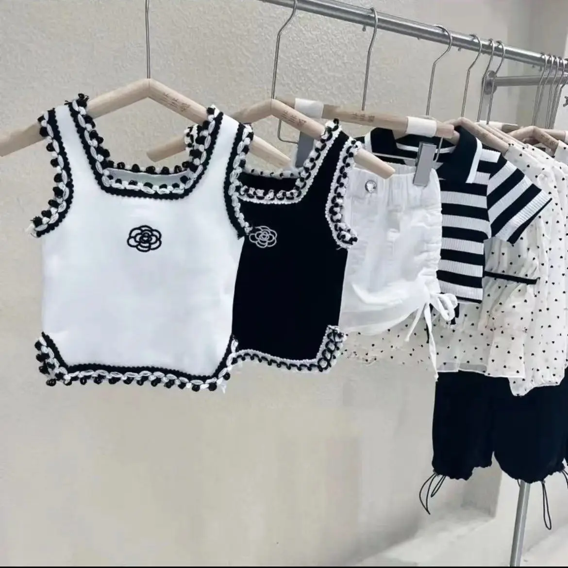 2023 summer new cotton Girls vest childrens suspenders girl sleeveless top baby bottoming shirt tops