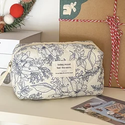 Vintage Floral Quilted Makeup Bag - Portable Cosmetic Organizer & Toiletry Pouch (Small)