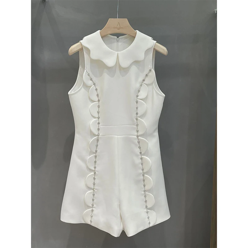 

Diamond Luxury Slim One-Piece Shorts White Petal Collar Sweet Spicy High Street Sleeveless Jumpsuit 2023 Summer Korean Fashion